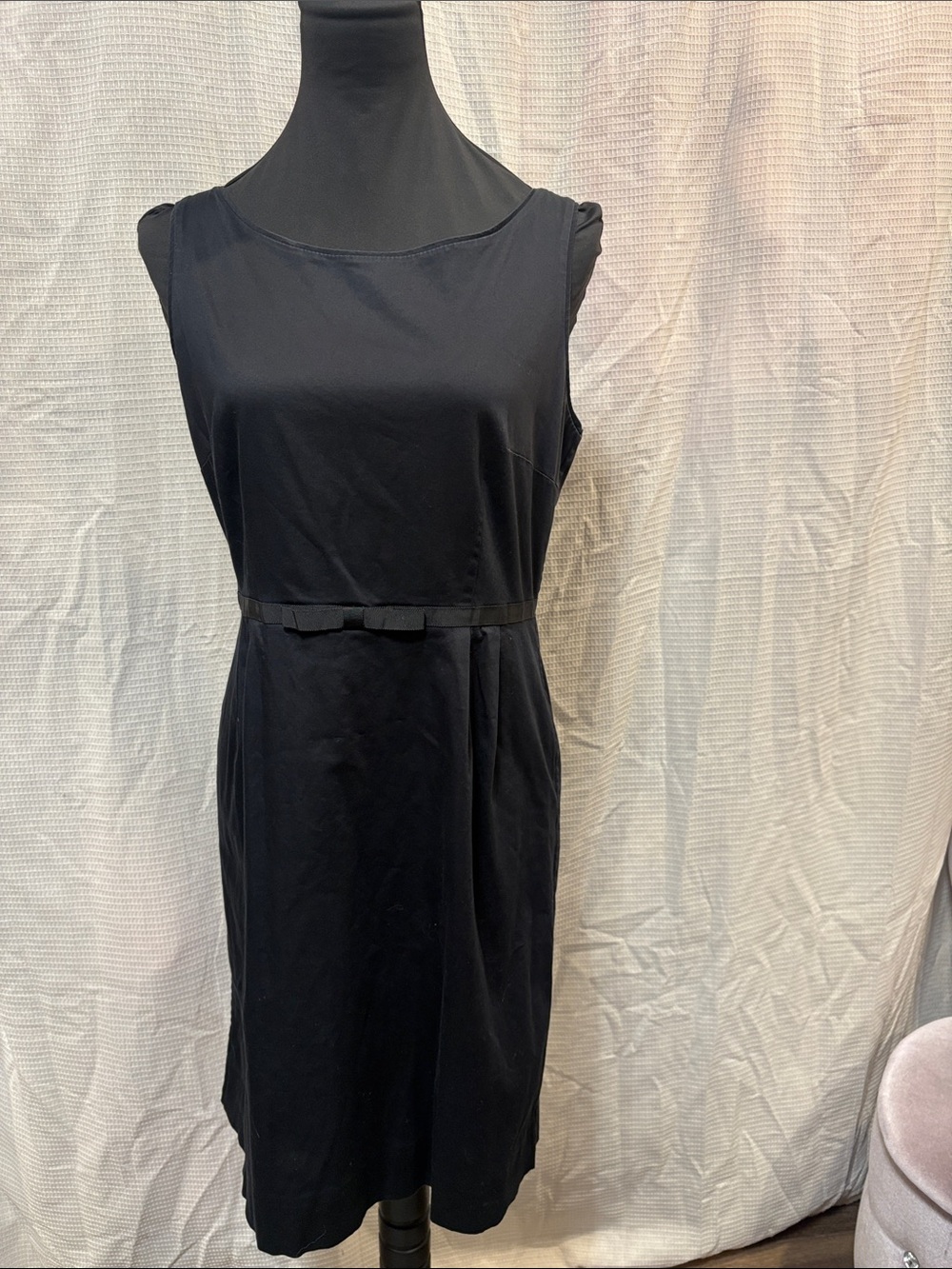 Classic Black Sleeveless Sheath Dress